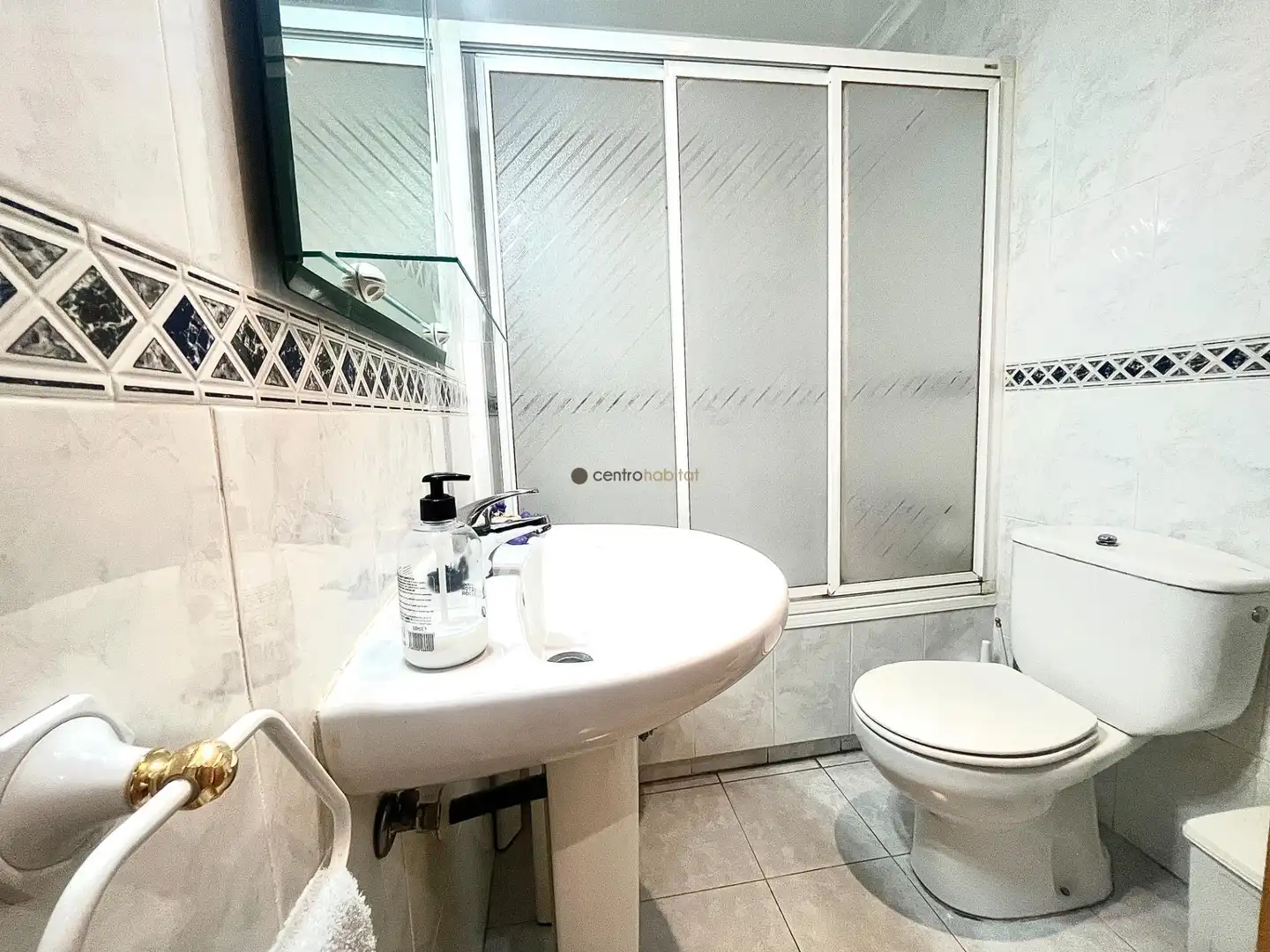 Baño de Piso en venta en Petrer con Aire acondicionado, Terraza y Trastero