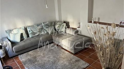 Foto 3 de Casa adosada en venta en Castillo de Locubín, Jaén