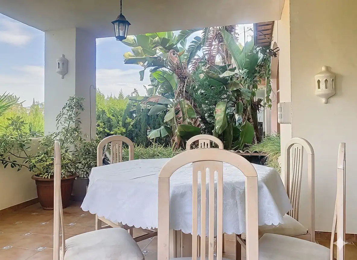 Terrassa de Casa adosada en venda en Marbella amb Jardí privat, Terrassa i Piscina