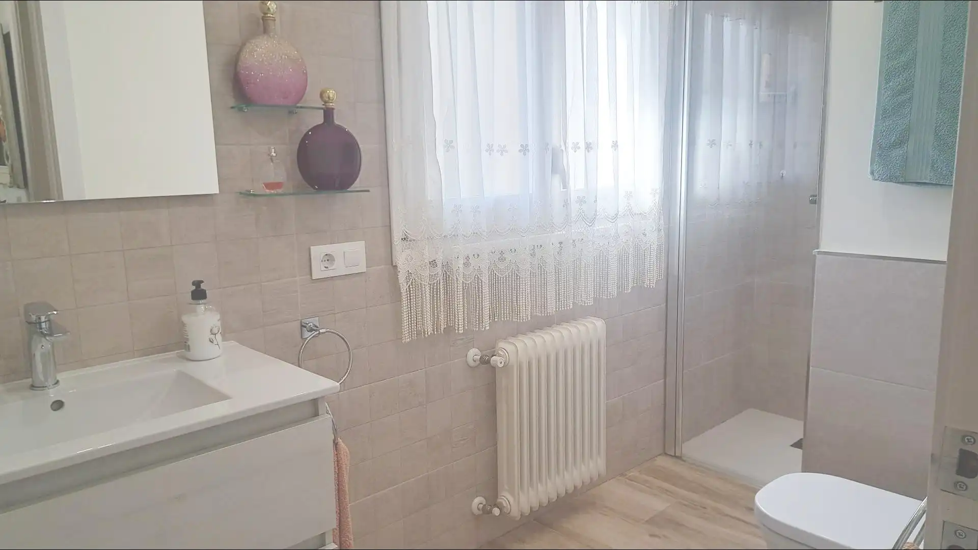 Bany de Casa o xalet en venda en Lloret de Mar amb Jardí privat, Terrassa i Traster