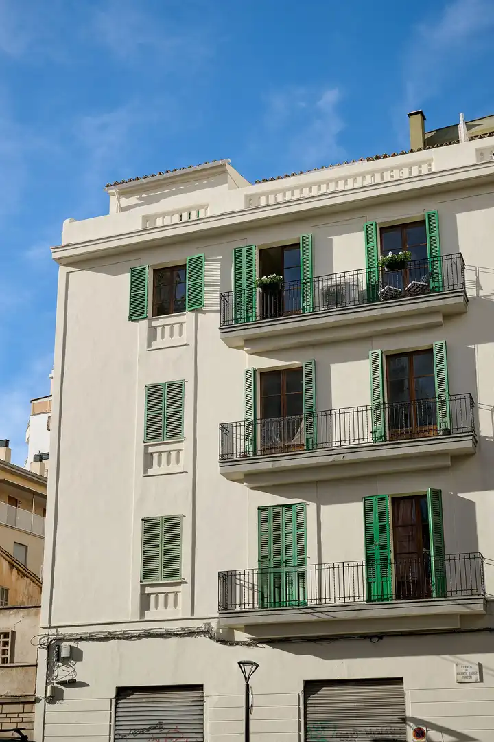 Außenansicht von Wohnungen zum Verkauf in  Palma de Mallorca mit Terrasse und Balkon