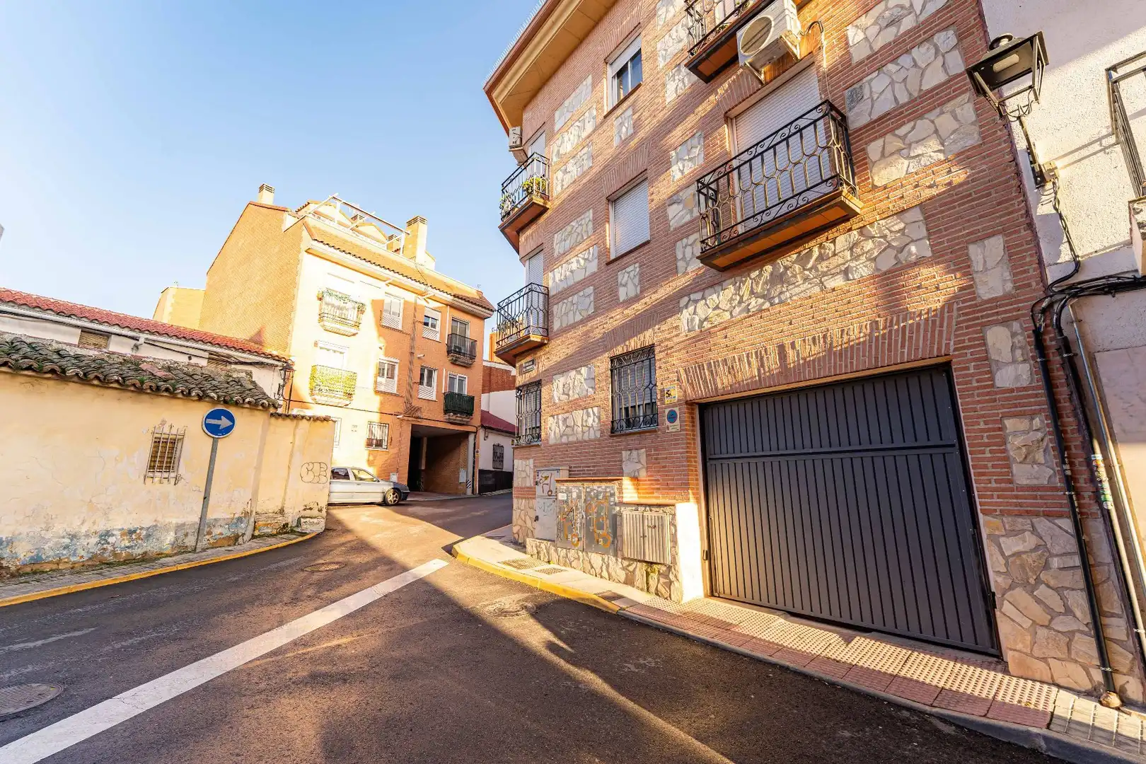 Exterior view of Flat for sale in Humanes de Madrid  with Air Conditioner, Heating and Terrace