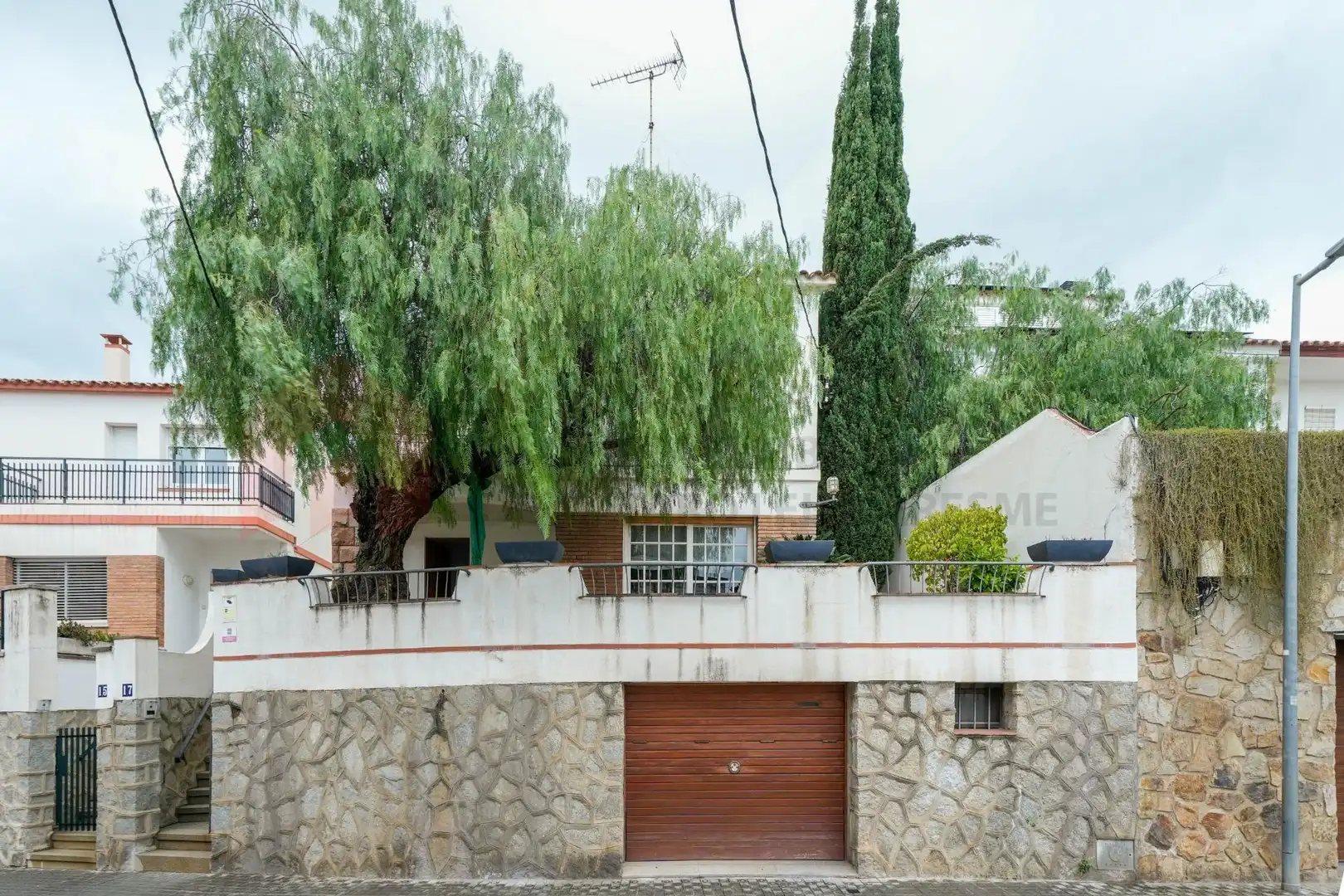 Vista exterior de Casa o xalet en venda en Mataró amb Aire condicionat, Calefacció i Jardí privat