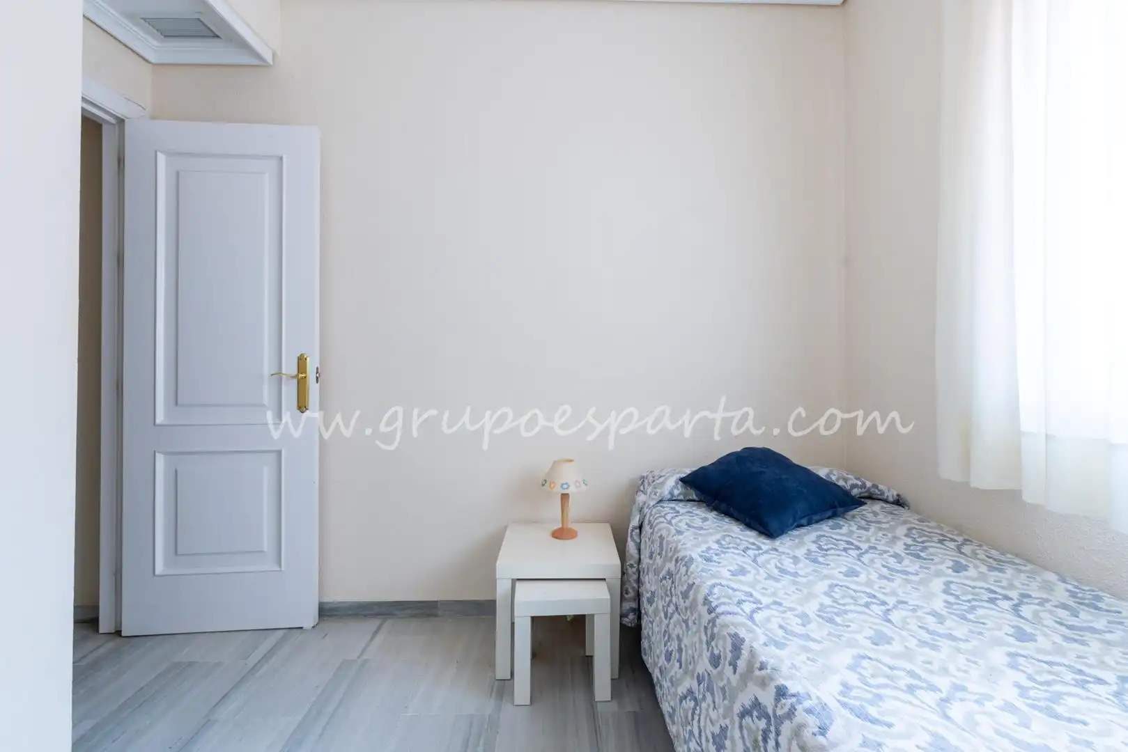 Bedroom of Flat for sale in Sevilla  with Air Conditioner and Terrace