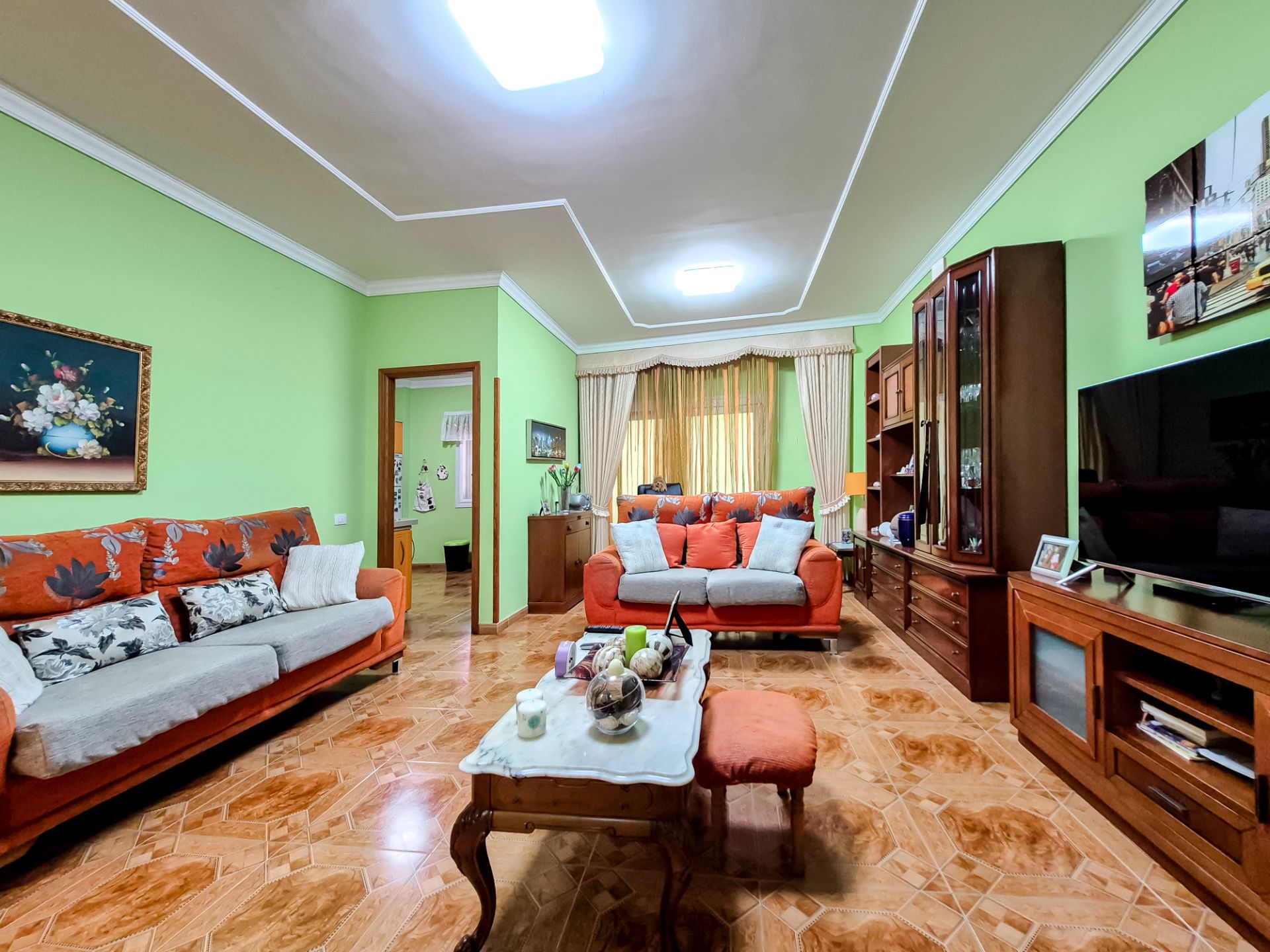 Sala d'estar de Casa adosada en venda en Las Palmas de Gran Canaria amb Terrassa, Traster i Balcó