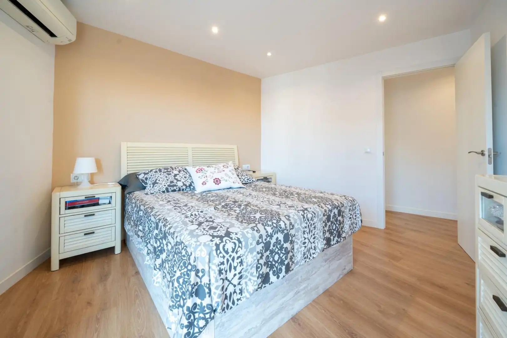Bedroom of Flat for sale in  Palma de Mallorca  with Air Conditioner, Heating and Parquet flooring