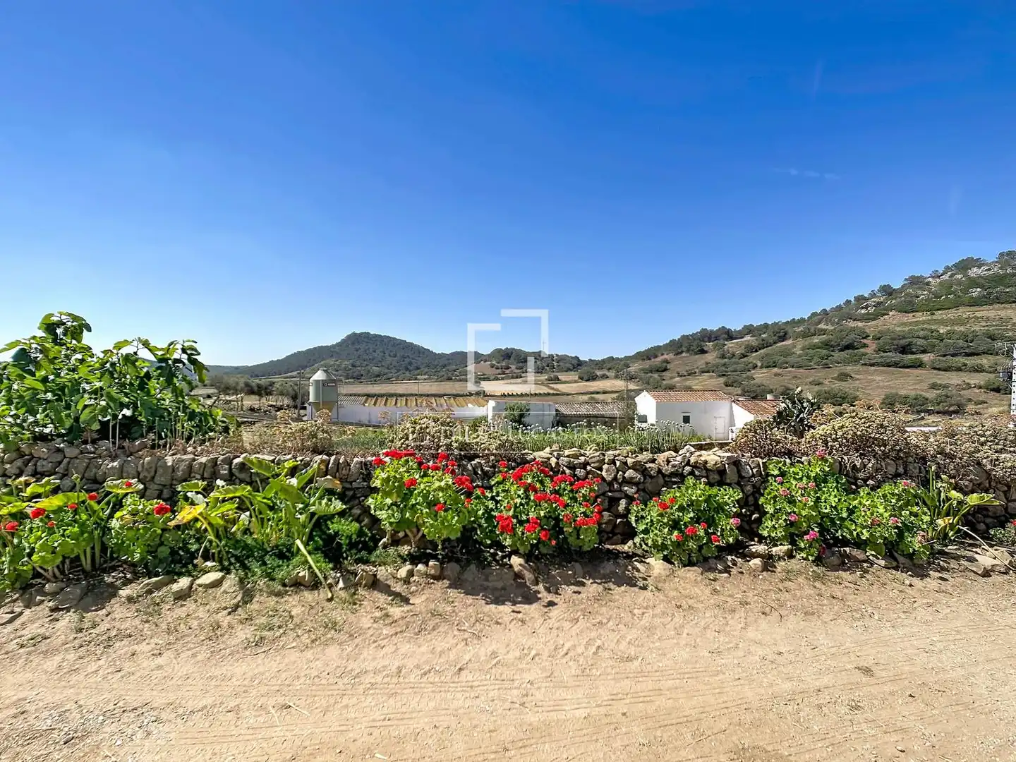 Vista exterior de Finca rústica en venda en Ciutadella de Menorca amb Jardí privat i Traster