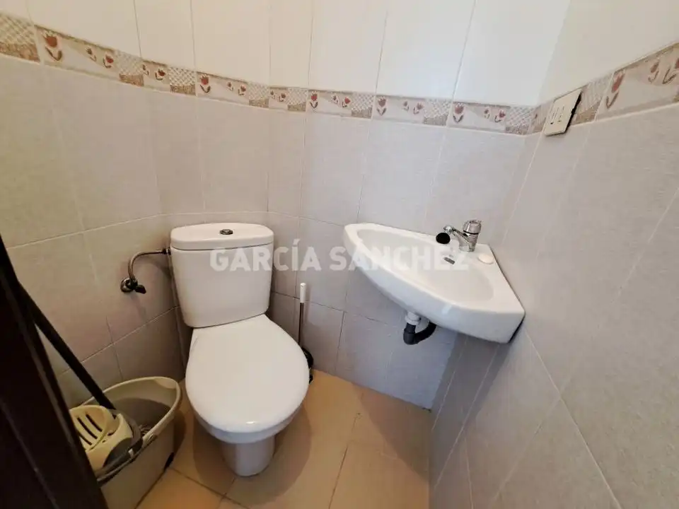 Badezimmer von Wohnung zum Verkauf in Boiro