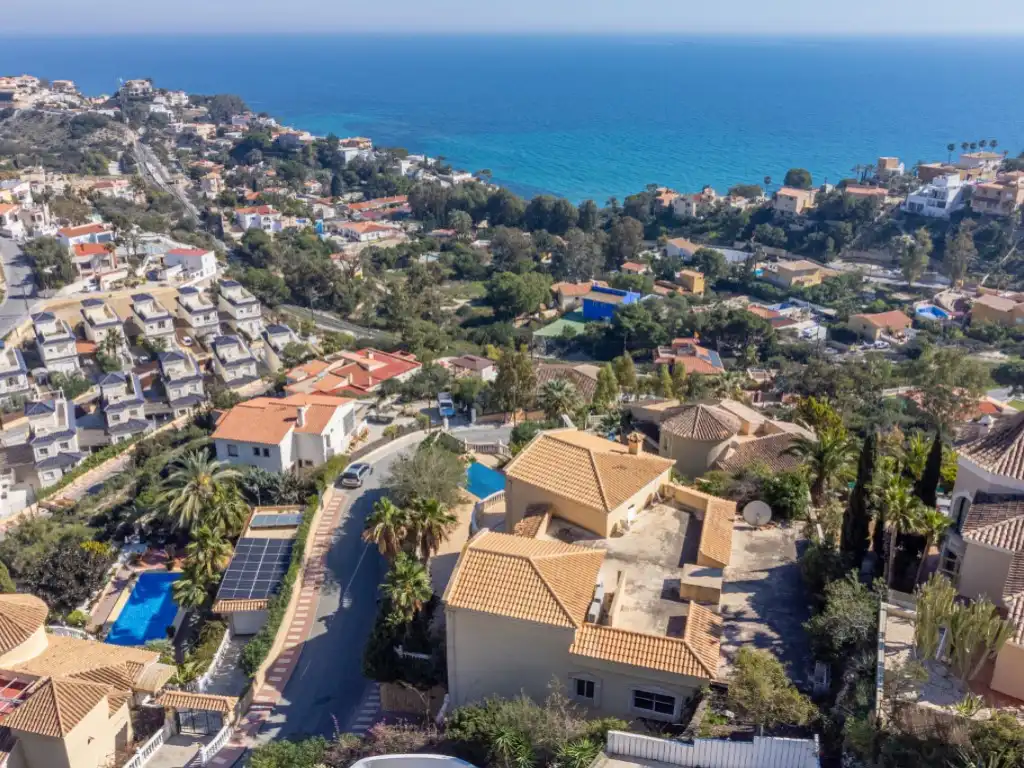 Vista exterior de Casa o xalet en venda en El Campello amb Terrassa i Piscina