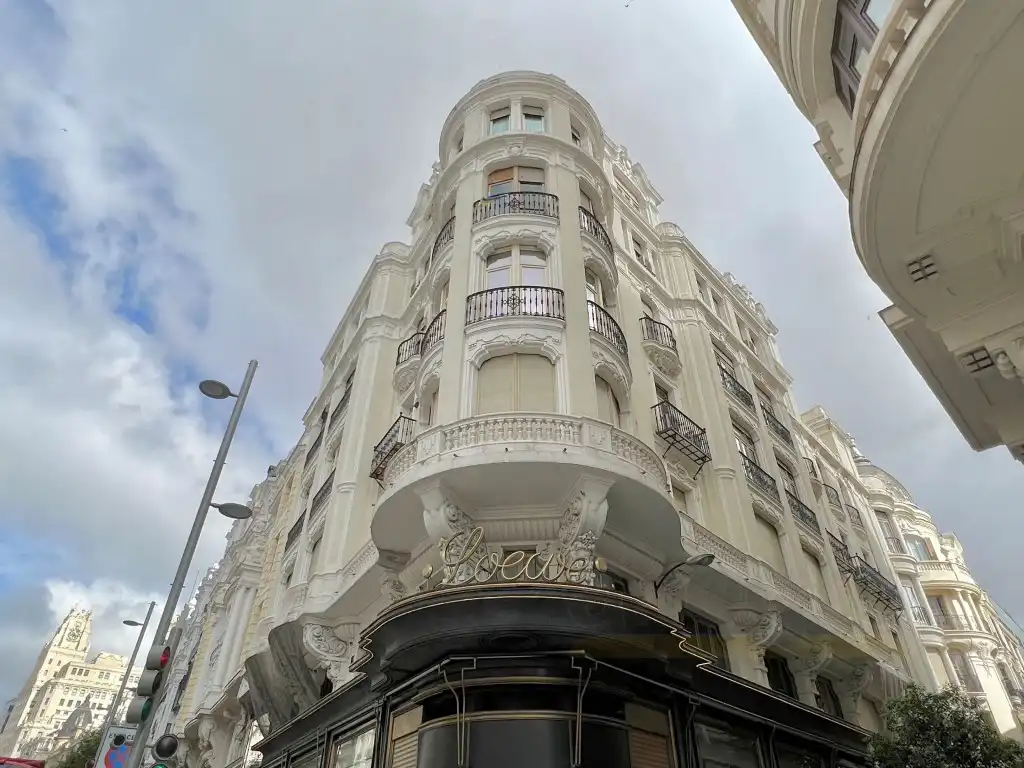 Vista exterior de Local de alquiler en  Madrid Capital con Aire acondicionado