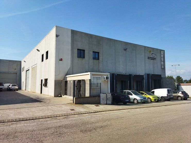 Exterior view of Industrial buildings for sale in Artés