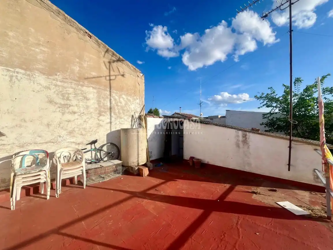 Exterior view of Detached homes for sale in Valdepeñas  with Air Conditioner, Heating and Terrace