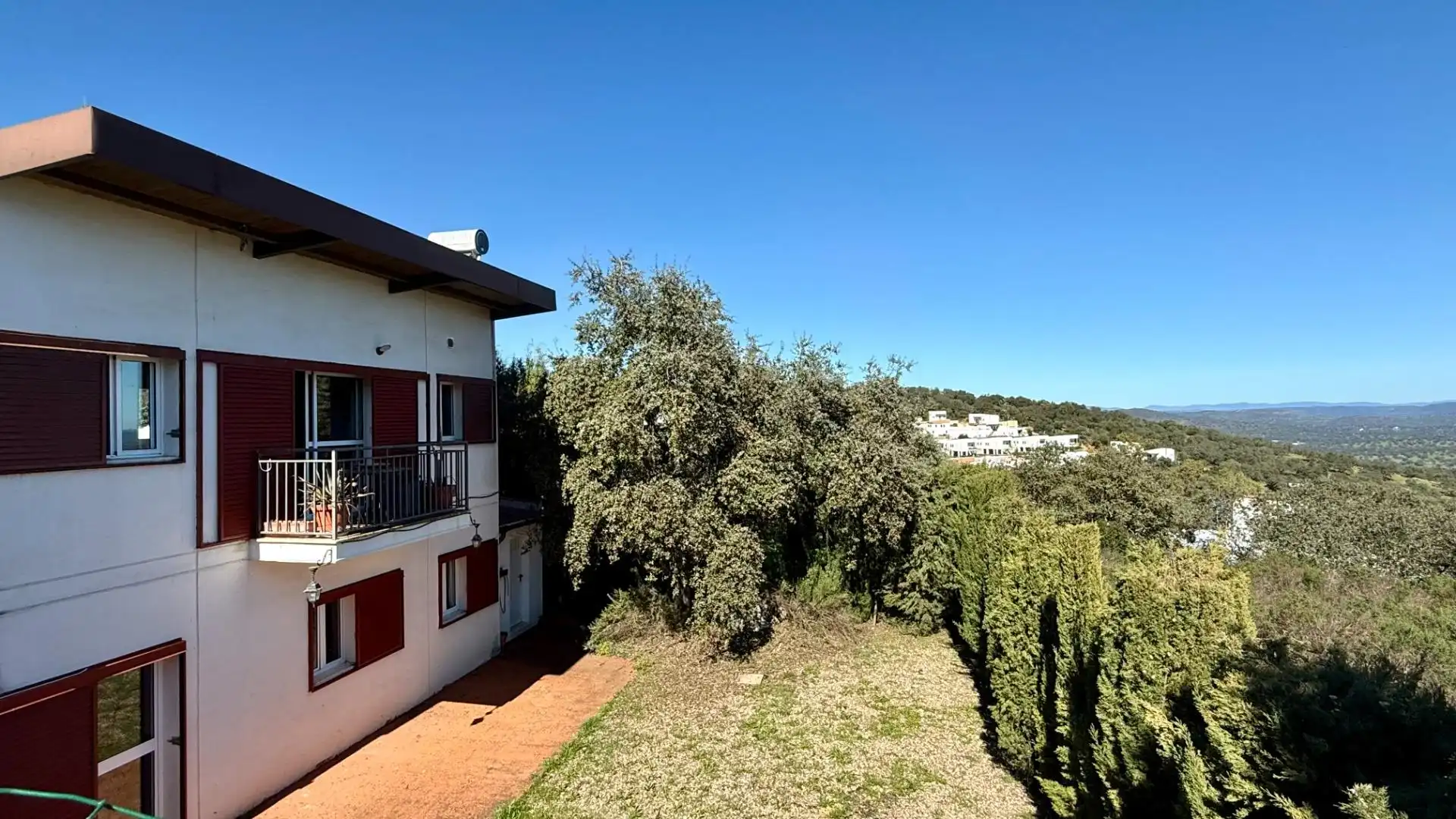 Detached house with pool for sale in El Castillo de las Guardas