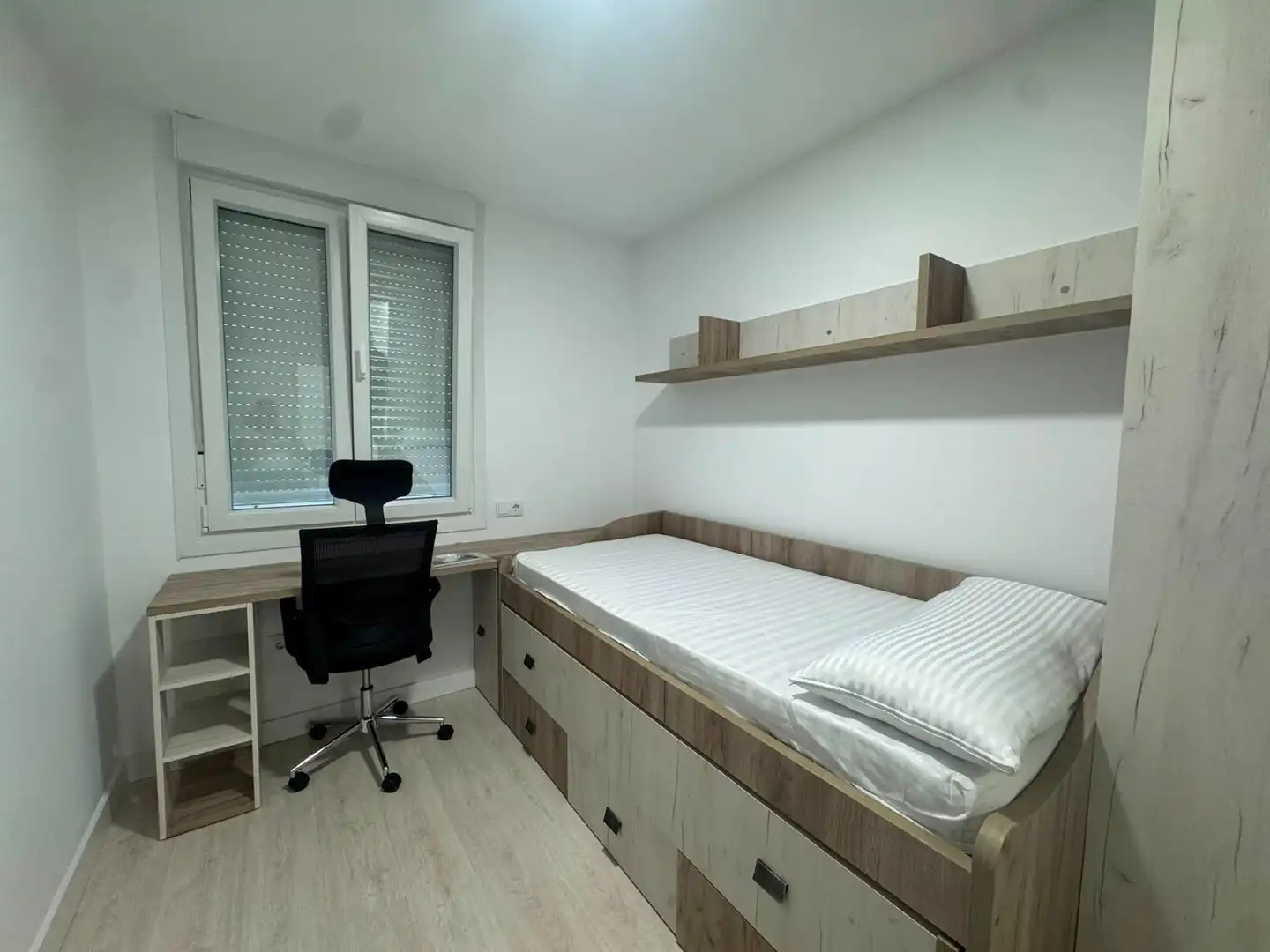 Dormitori de Pis per a compartir en Ourense Capital  amb Calefacció, Terrassa i Moblat