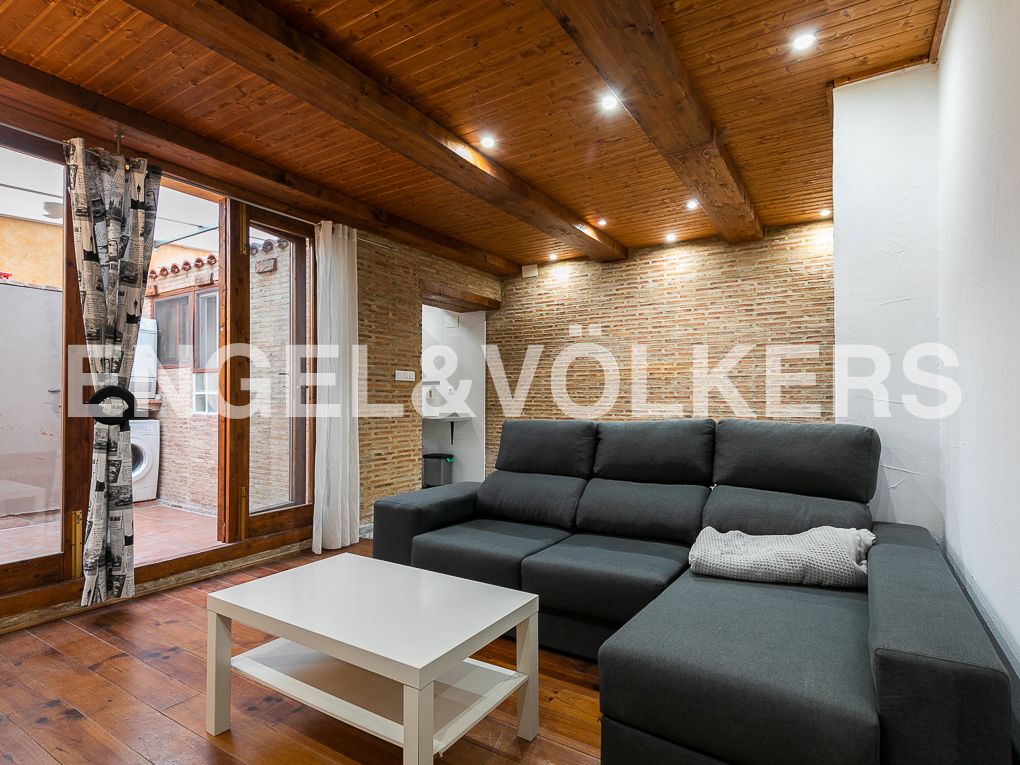Sala d'estar de Apartament de lloguer en  Valencia Capital amb Aire condicionat, Calefacció i Parquet