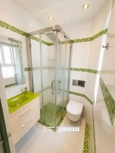 Badezimmer von Wohnung zum Verkauf in Madrid mit Klimaanlage und Möbliert