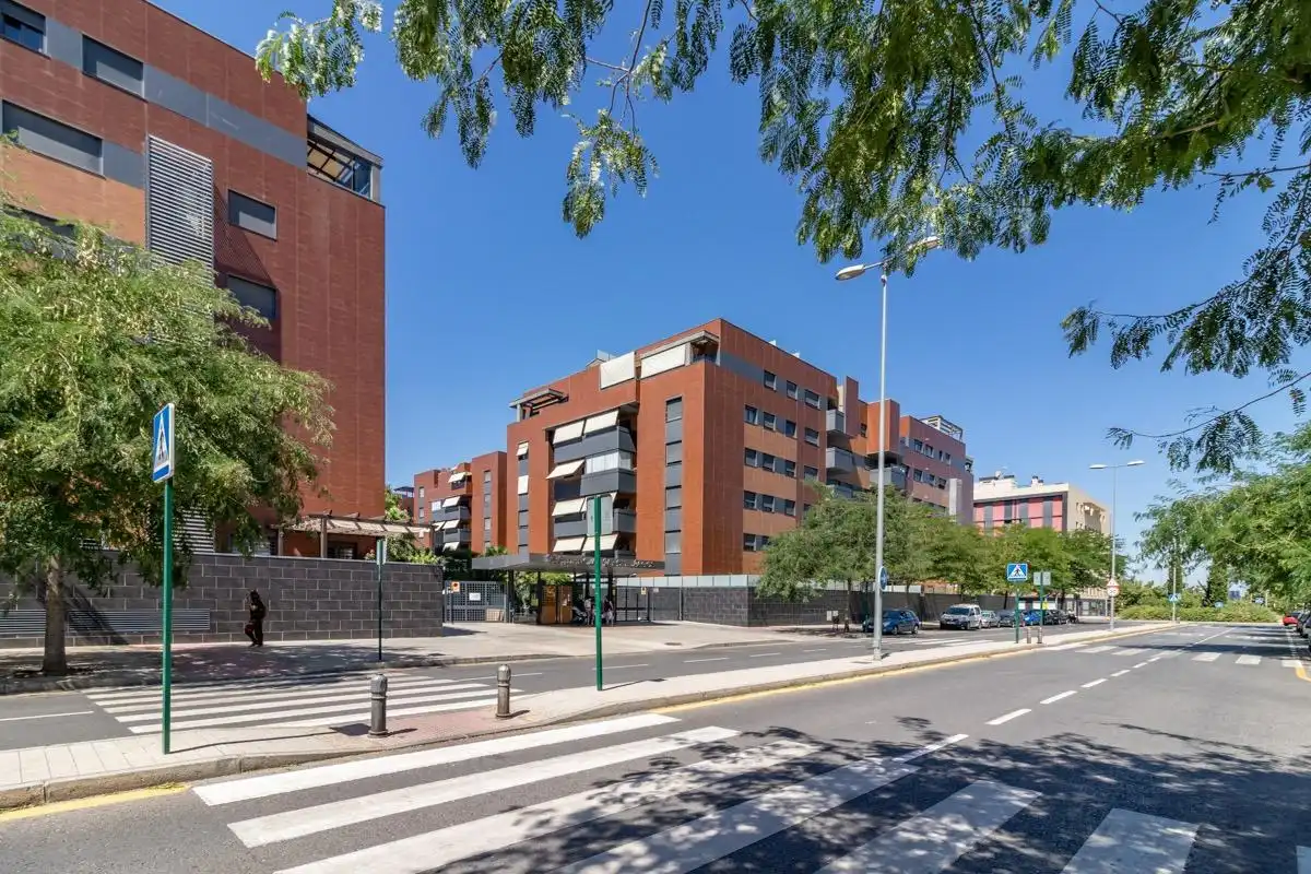 Exterior view of Flat for sale in Granada  with Air Conditioner, Heating and Private garden