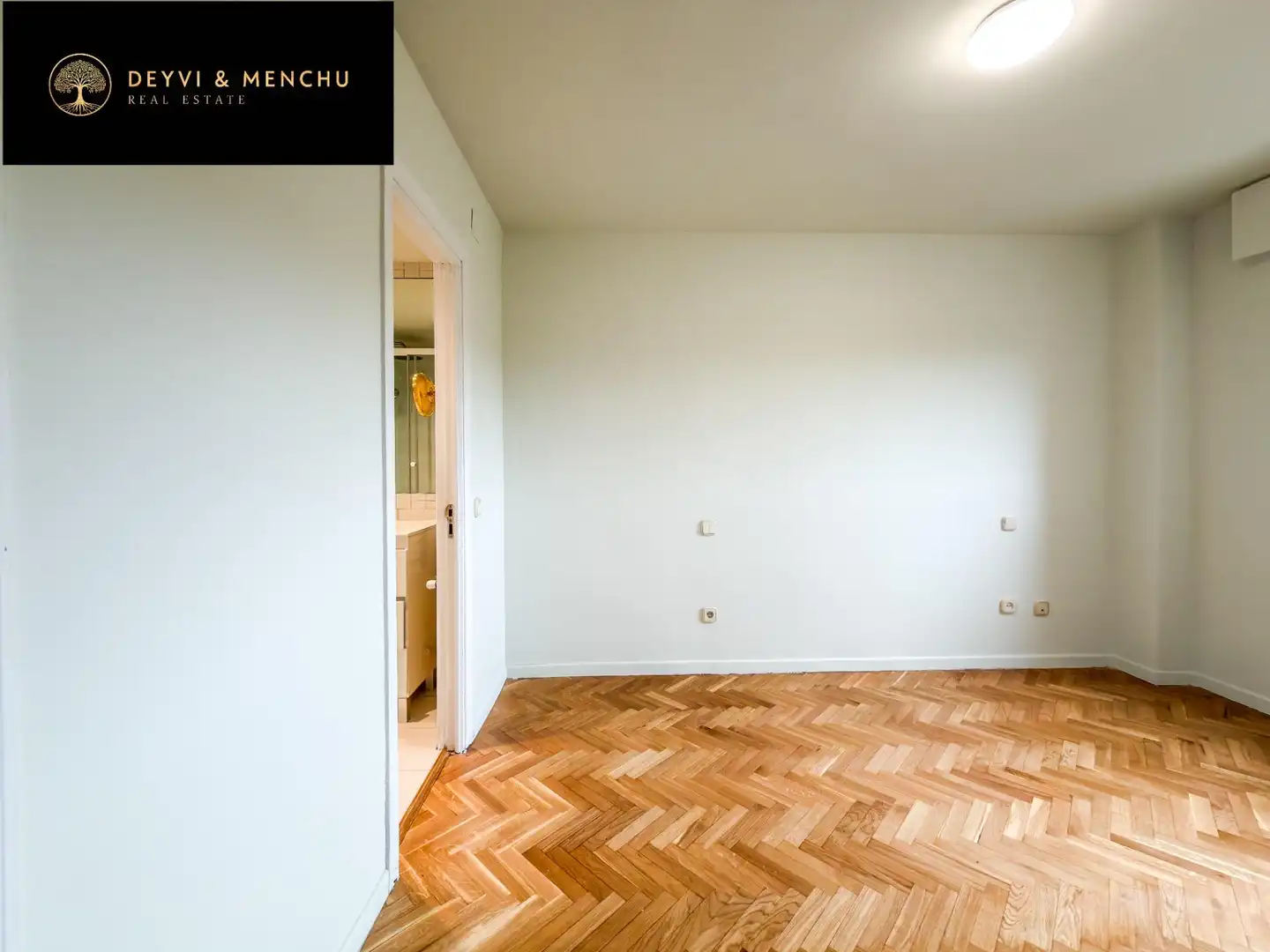 Habitación de Ático de alquiler en Pozuelo de Alarcón con Aire acondicionado, Jardín privado y Parquet