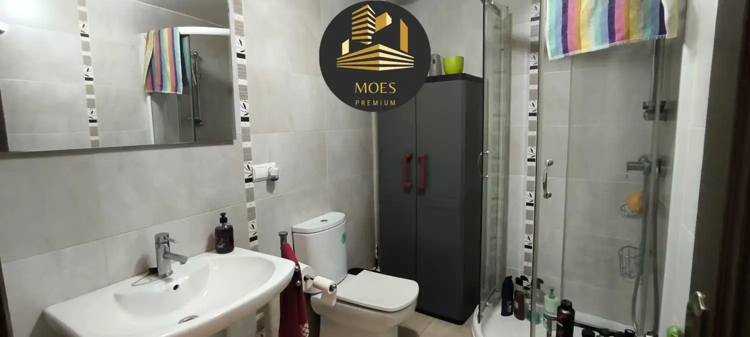 Baño de Piso en venta en Úbeda con Aire acondicionado, Calefacción y Balcón