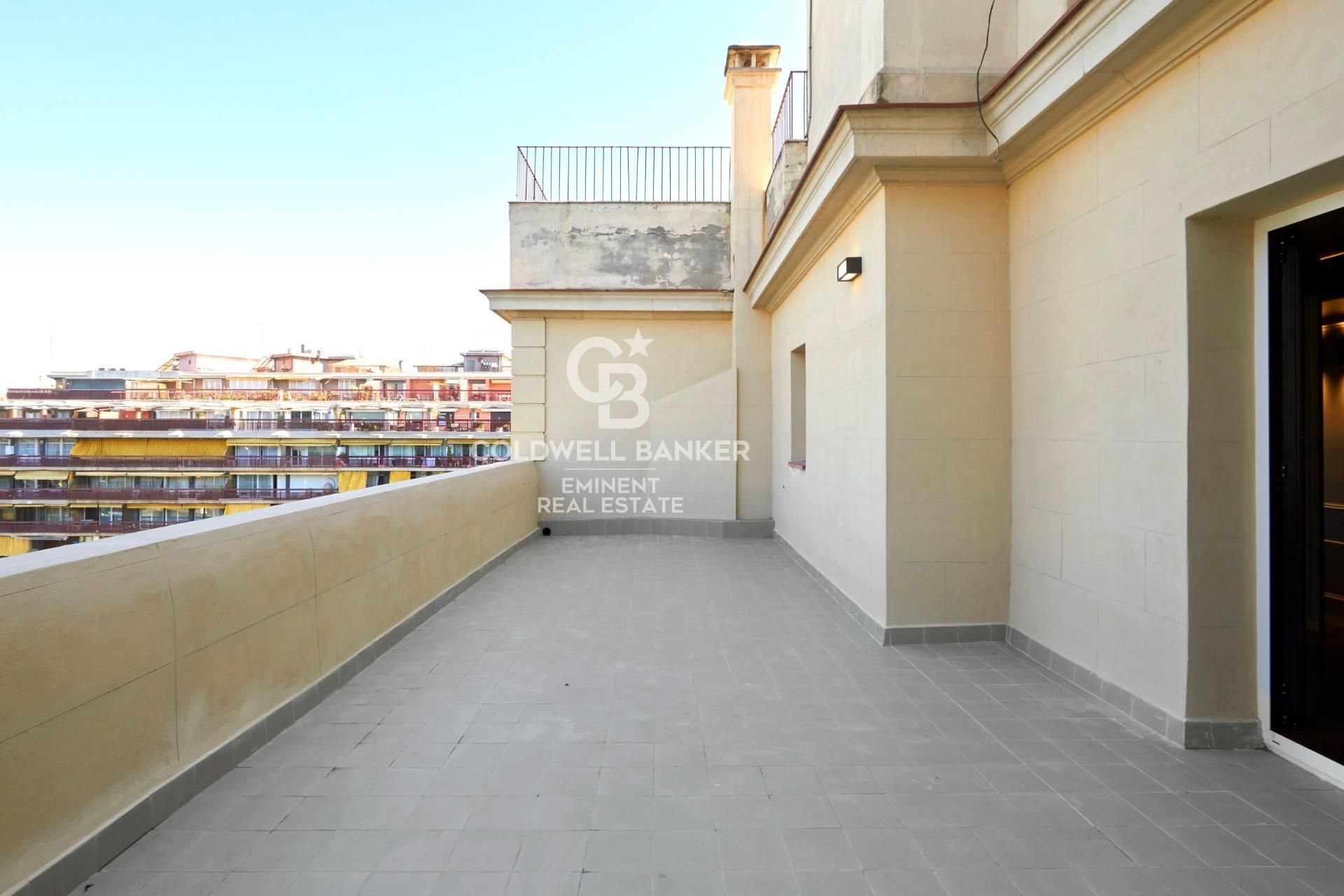 Vista exterior de Àtic en venda en  Barcelona Capital amb Aire condicionat, Terrassa i Forn