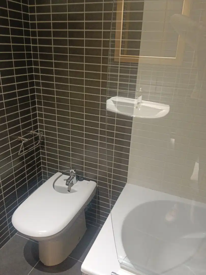 Bany de Pis de lloguer en Zona Alta