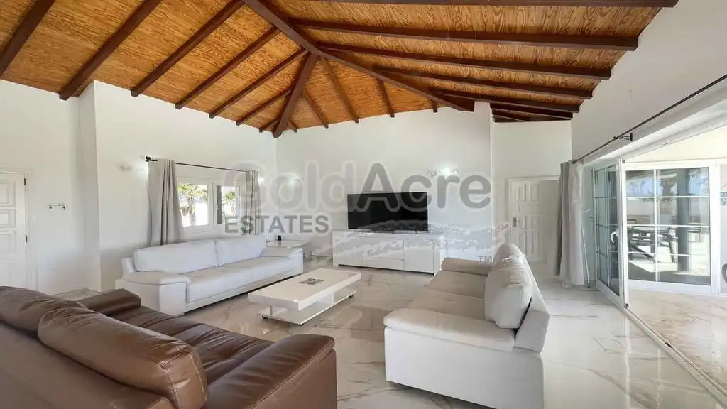 Sala d'estar de Casa o xalet en venda en Antigua