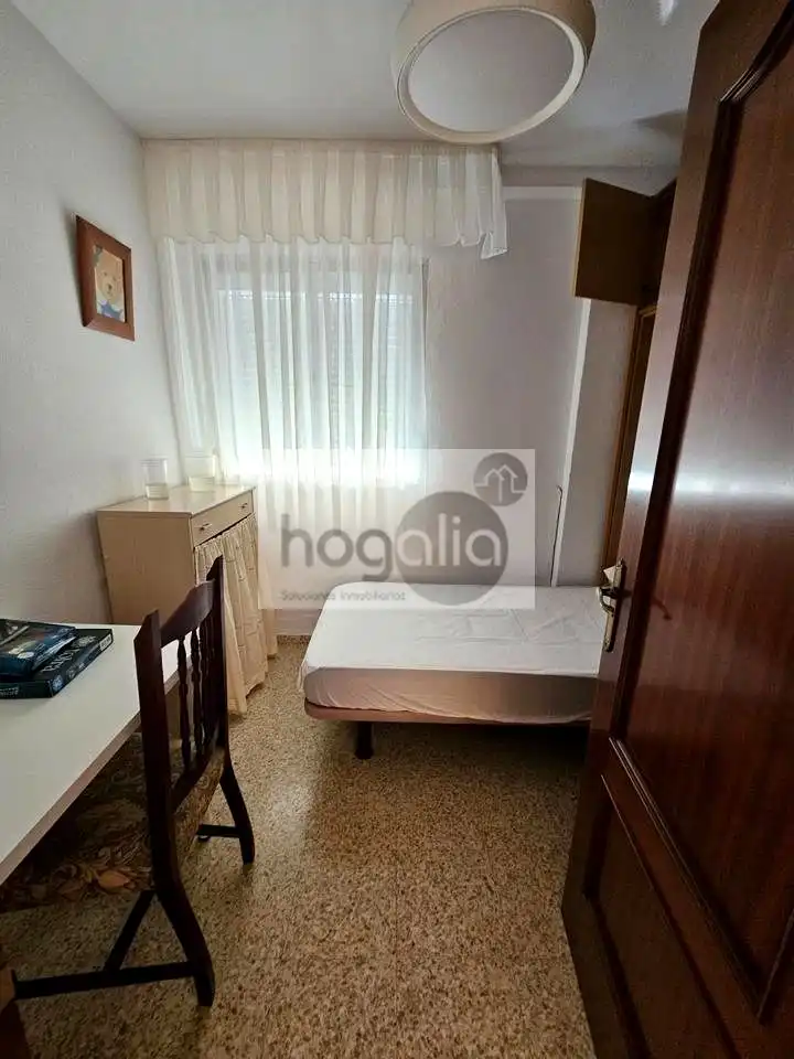 Habitación de Piso de alquiler en Sevilla con Aire acondicionado y Amueblado