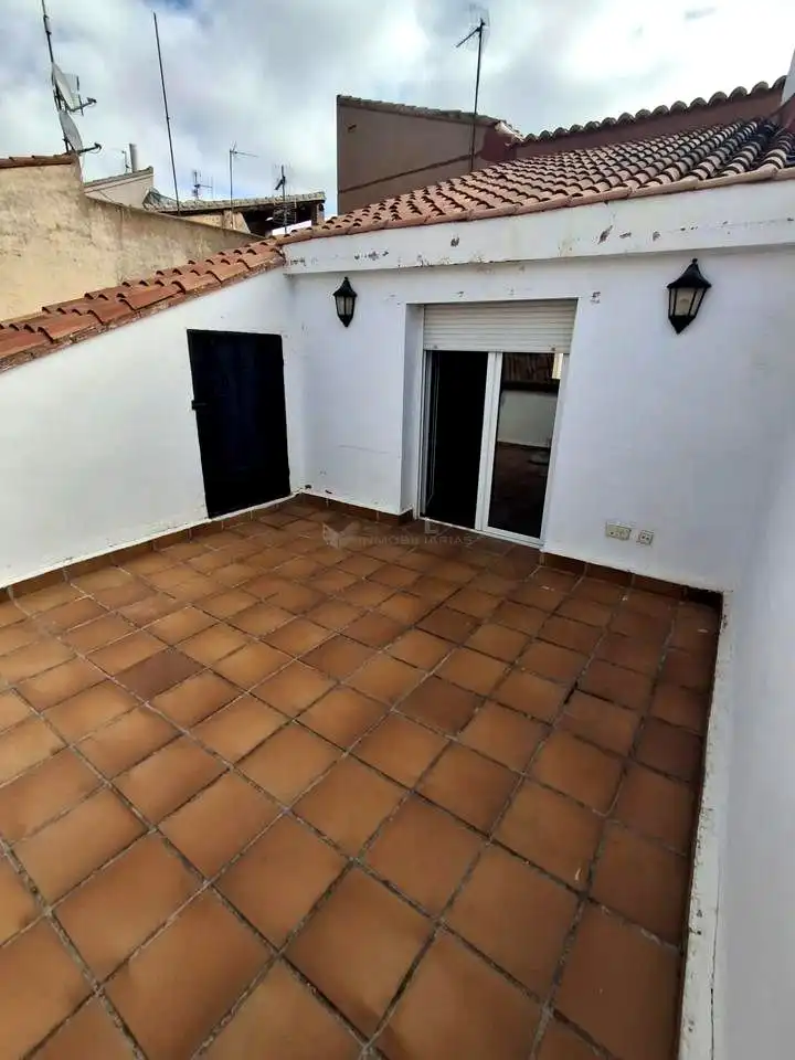 Terraza de Dúplex en venta en Teruel con Calefacción, Terraza y Amueblado