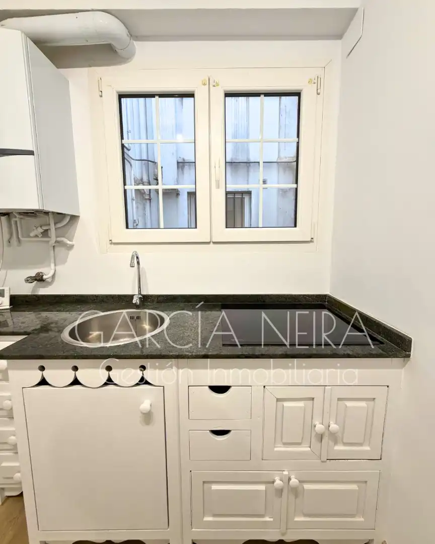 Cocina de Piso en venta en Oviedo  con Calefacción y Amueblado