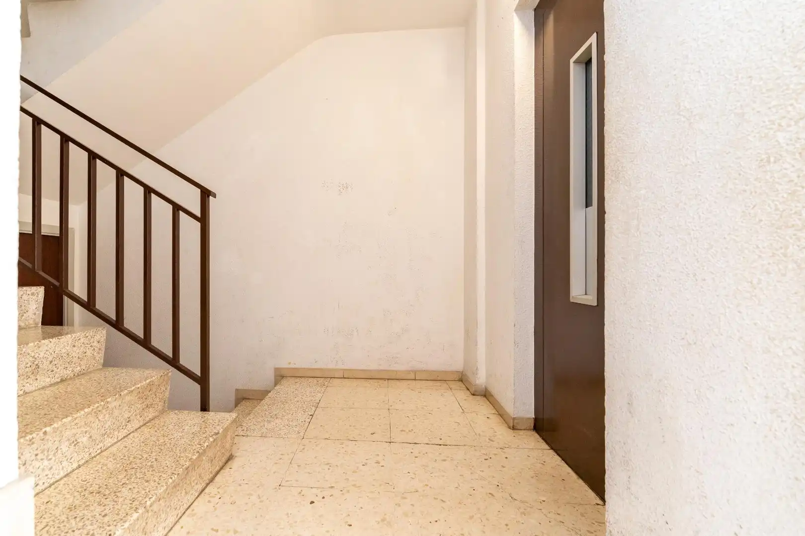 Wohnung zum Verkauf in Reus mit Klimaanlage, Heizung und Balkon