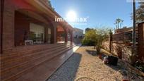 Vista exterior de Casa o xalet en venda en Castelldefels amb Aire condicionat, Calefacció i Piscina
