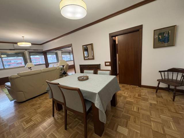 Piso en Alquiler en De La Castellana en Castilla