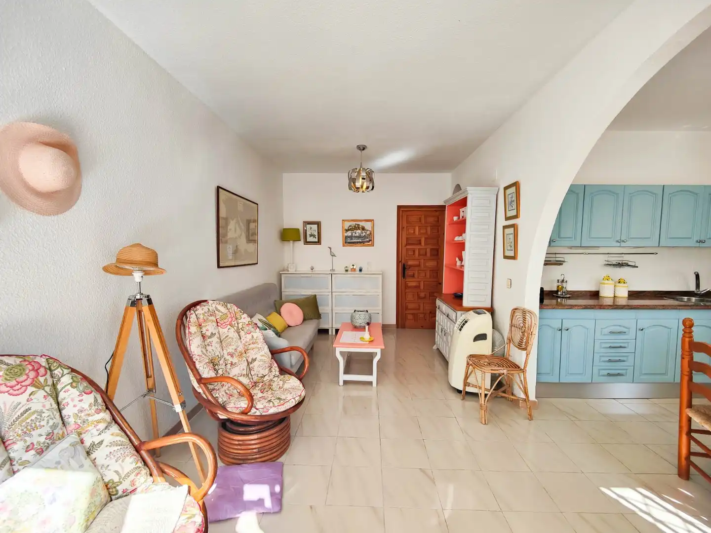 Sala de estar de Casa adosada en venta en Torrevieja con Aire acondicionado, Jardín privado y Terraza