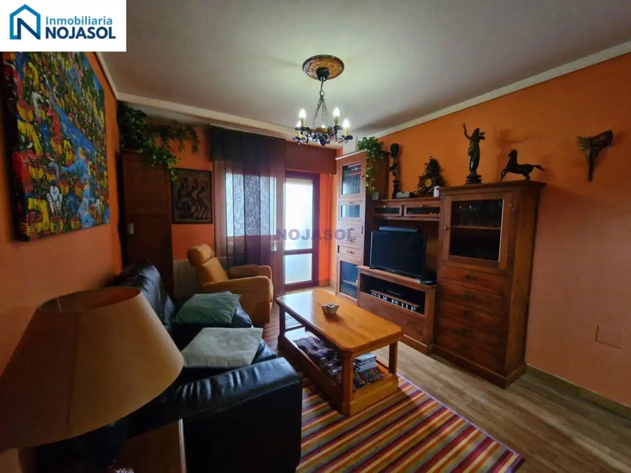 Sala d'estar de Apartament en venda en Noja amb Calefacció, Terrassa i Moblat