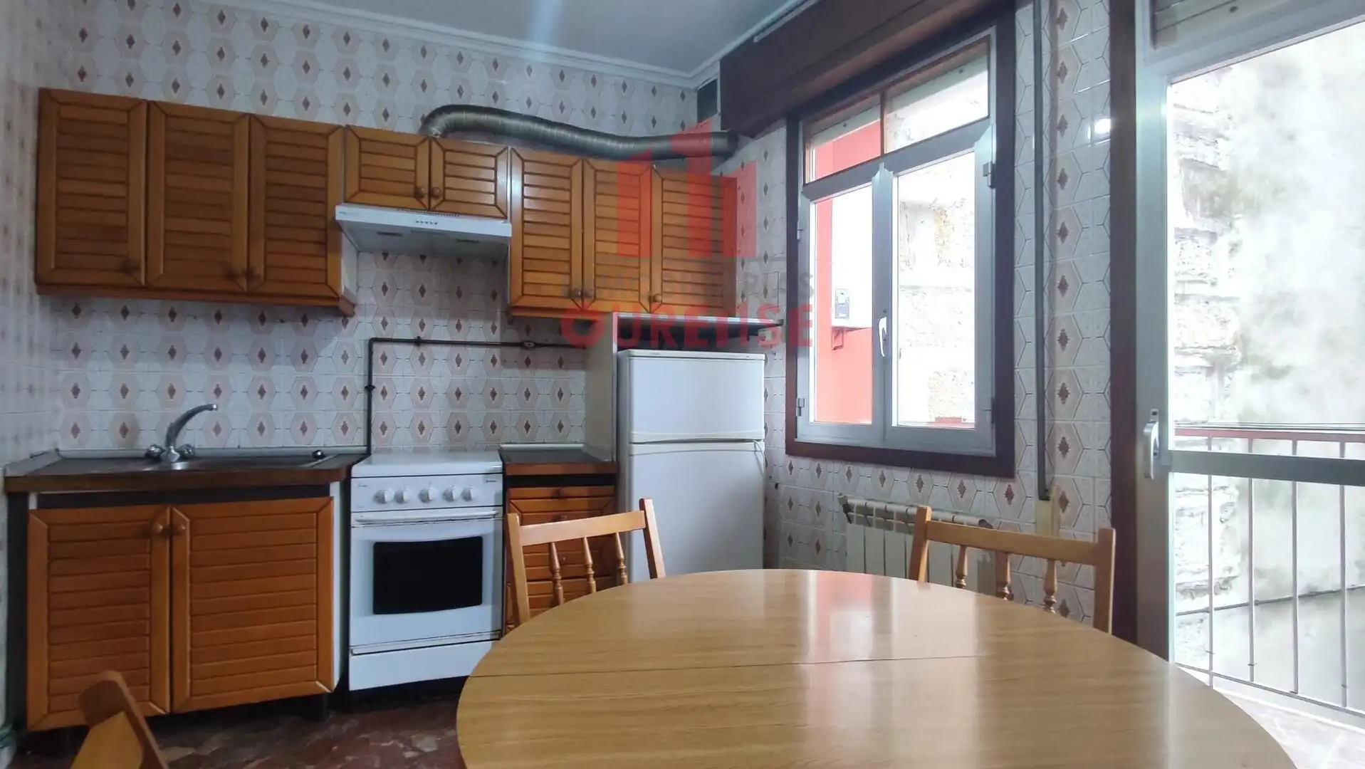 Cocina de Piso de alquiler en Ourense Capital  con Calefacción, Amueblado y Balcón