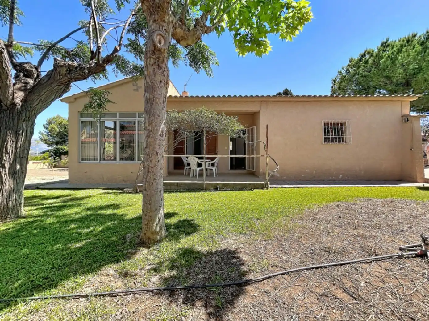Vista exterior de Casa o chalet en venta en L'Alfàs del Pi con Jardín privado, Terraza y Trastero