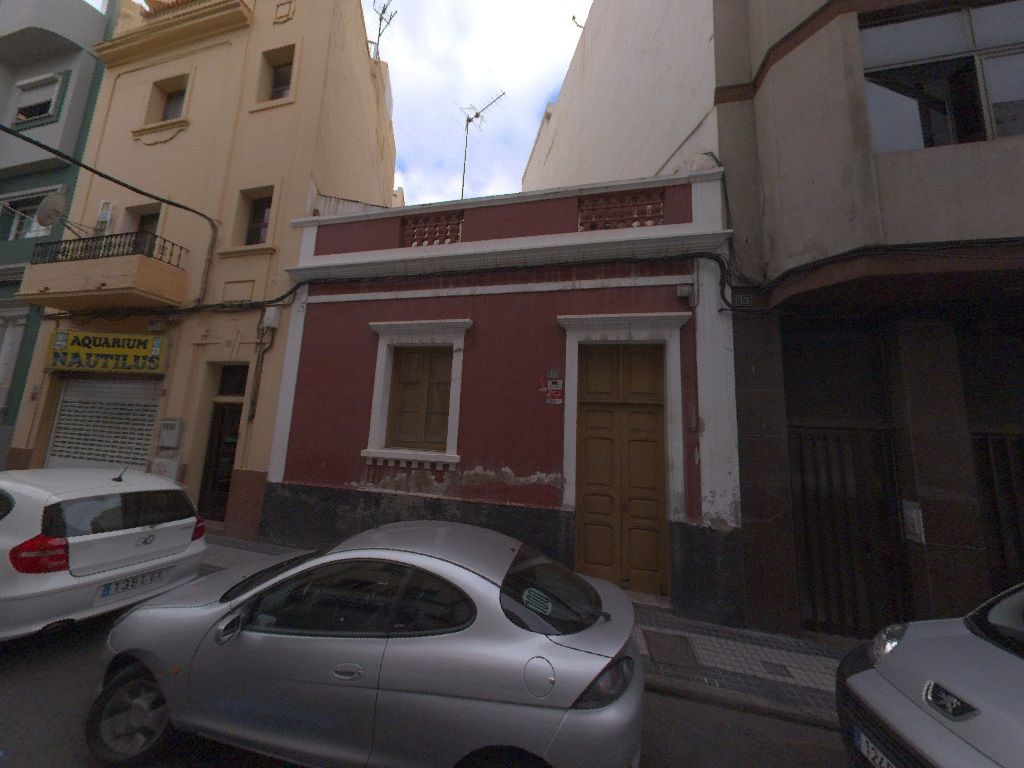 Vista exterior de Casa adosada en venda en Las Palmas de Gran Canaria amb Terrassa i Alarma