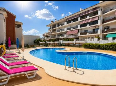 Flat with pool for sale in Calle Artemisa 4