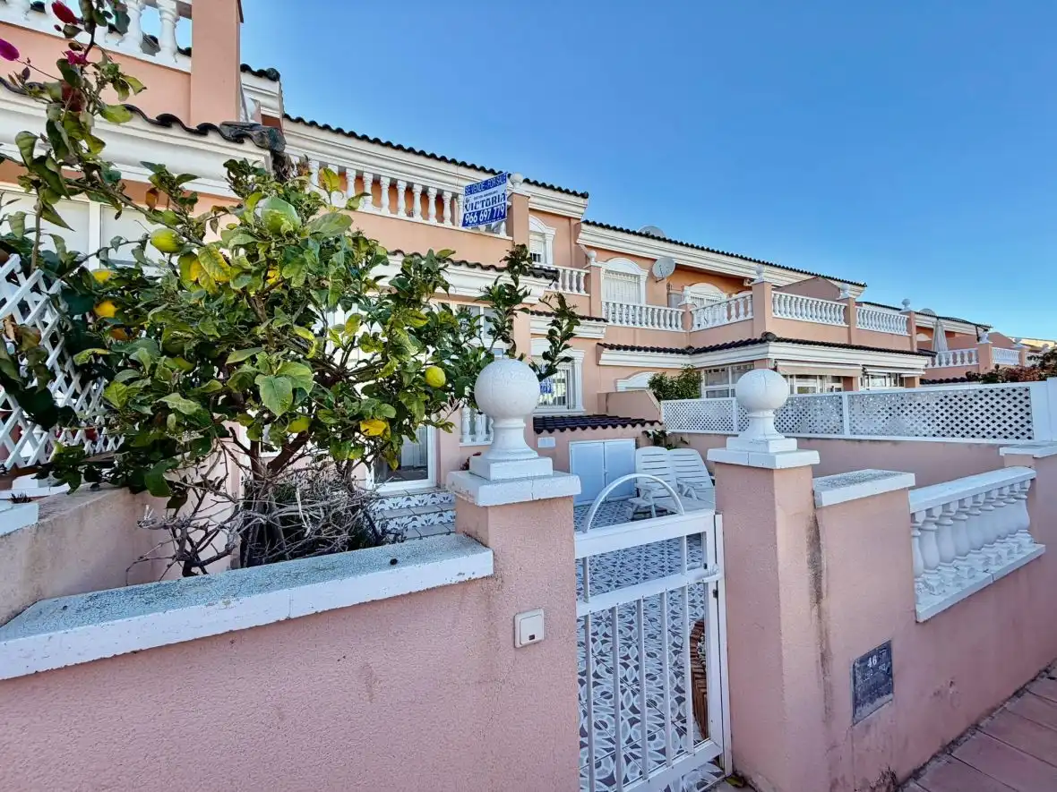 Vista exterior de Casa o chalet en venta en Santa Pola con Aire acondicionado, Calefacción y Terraza