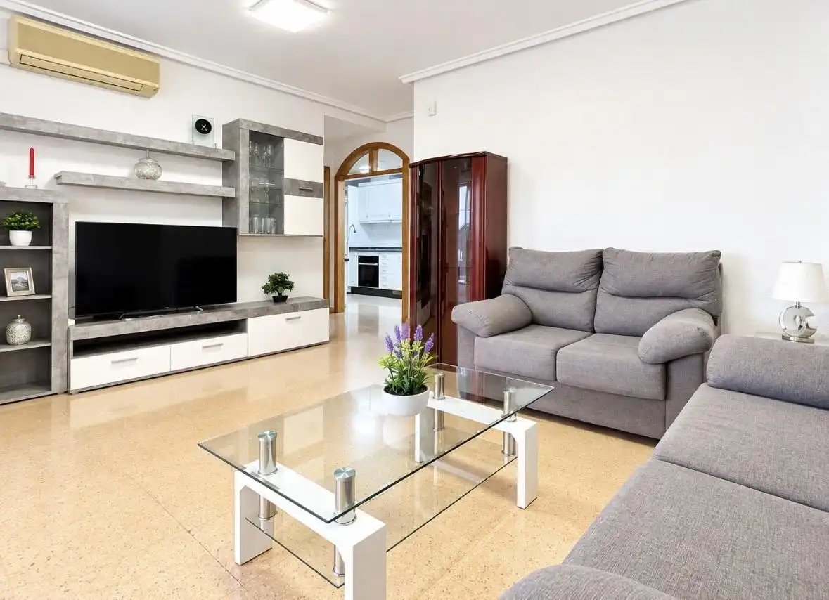 Wohnzimmer von Dachboden zur Miete in Orihuela mit Klimaanlage, Heizung und Terrasse