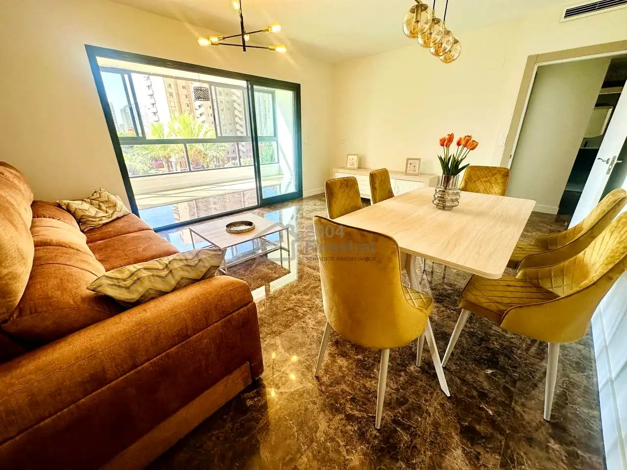 Living room of Flat for rent in Benidorm  with Terrace, Furnished and Community pool