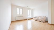 Living room of Flat for sale in  Madrid Capital