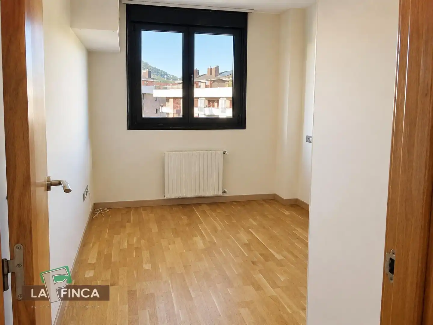 Schlafzimmer von Wohnung zum Verkauf in Oviedo  mit Heizung, Terrasse und Abstellraum