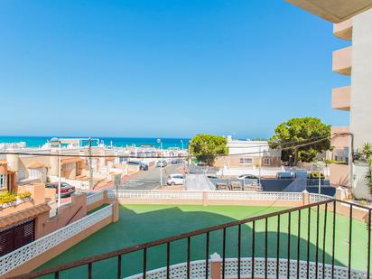 Vista exterior de Estudi en venda en Torrevieja amb Calefacció, Terrassa i Balcó