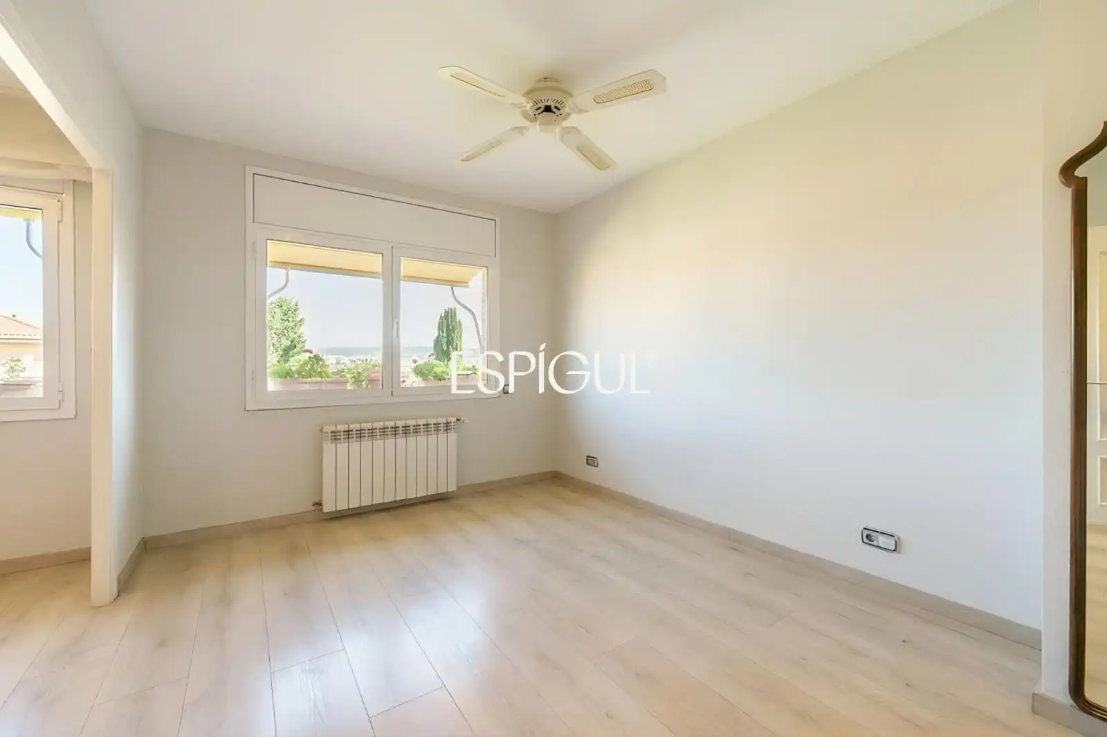 Habitación de Casa adosada en venta en Sant Cugat del Vallès con Aire acondicionado, Calefacción y Terraza