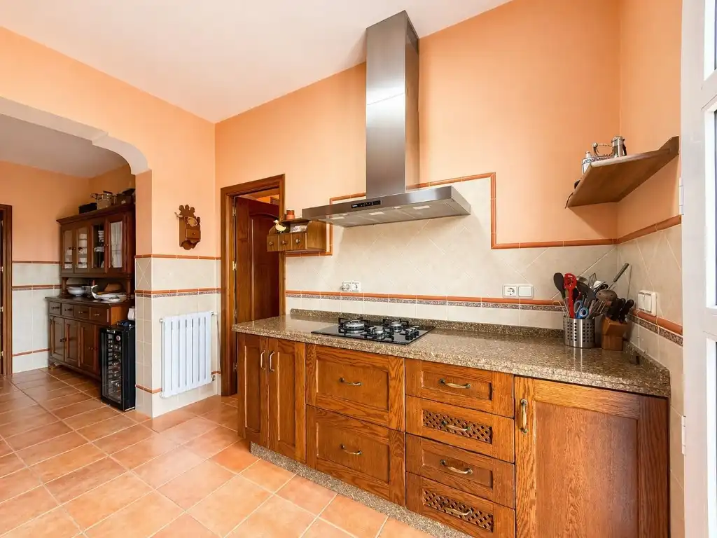 Cuina de Casa o xalet en venda en Córdoba amb Jardí privat, Terrassa i Traster