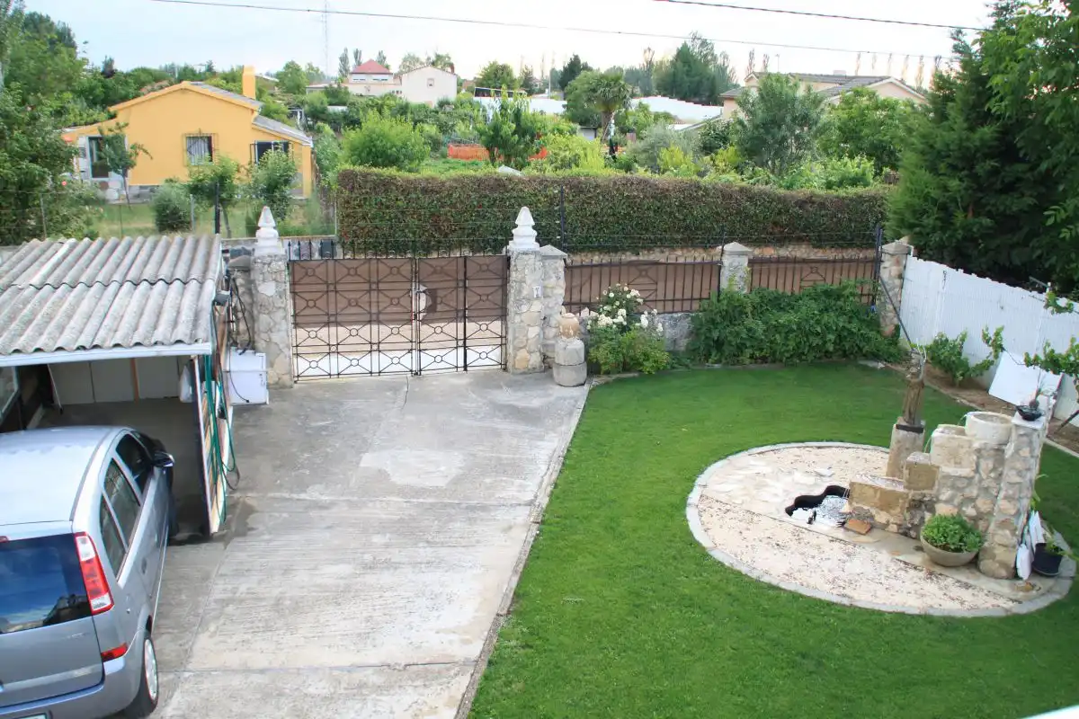 Jardín de Casa o chalet en venta en Grijota con Calefacción, Terraza y Piscina