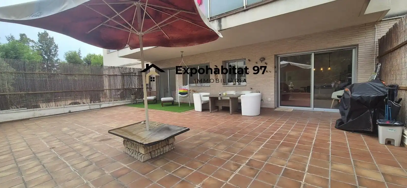 Appartement compact avec piscine à vendre à Barenys