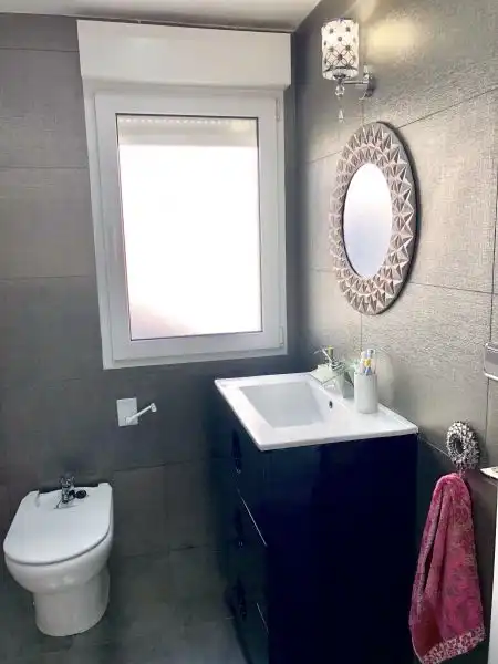 Bany de Casa o xalet en venda en Santiago de Compostela  amb Aire condicionat, Calefacció i Terrassa