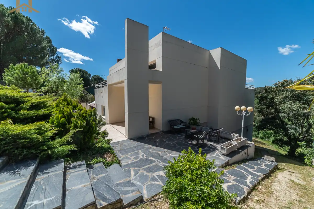 Casa o xalet en venda a Calle Mirarroyo, El Monte, Los Peñascales